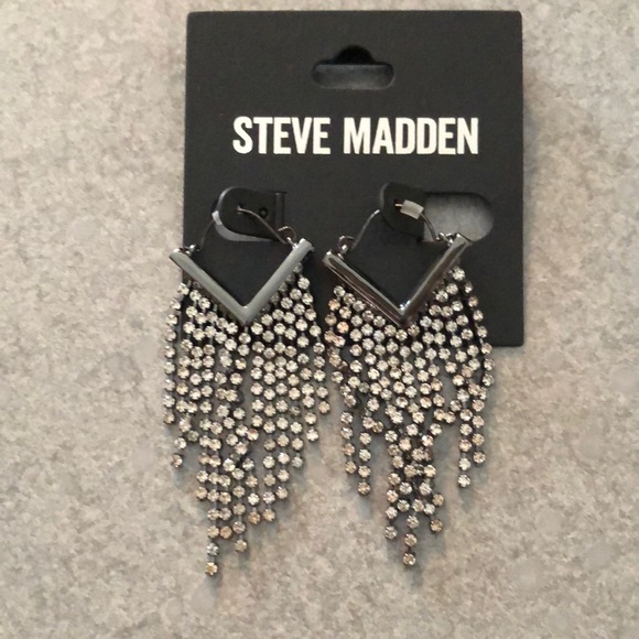Steve Madden Gunmetal Tone V Drop Earrings With Crystal Fringe Accents NWT - Picture 4 of 10